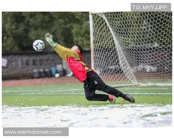 足球明星传授基本功技巧视频助你提升球技与比赛表现